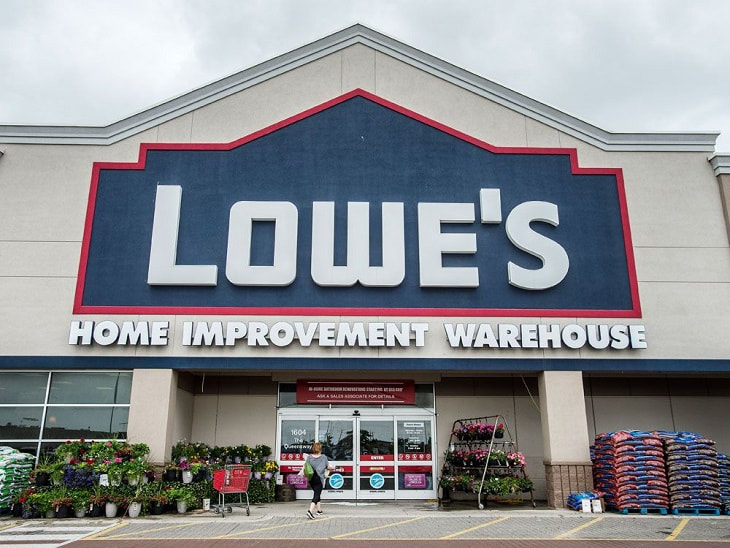 Lowe's home improvement warehouse entrance. Image obtained from Financialpost.com