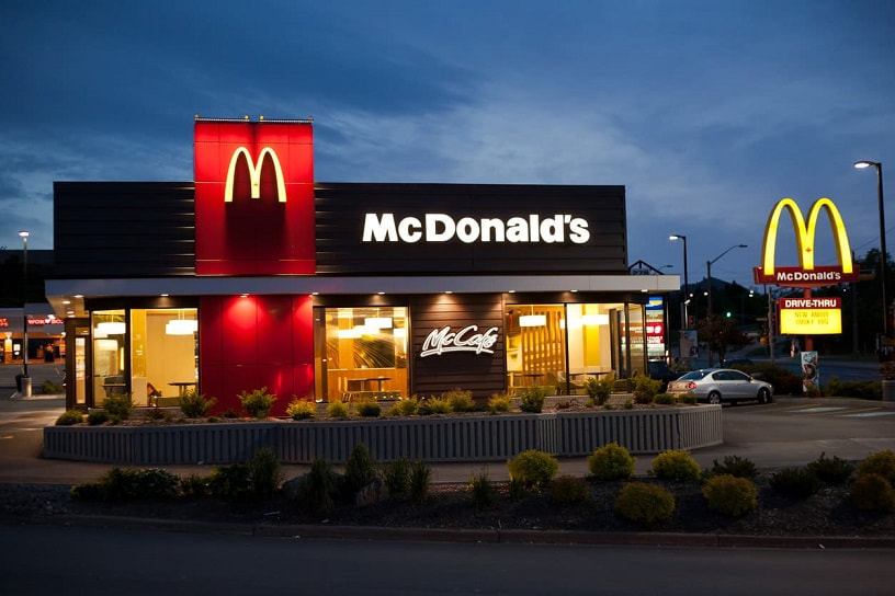 Mcdonald's outlet at night